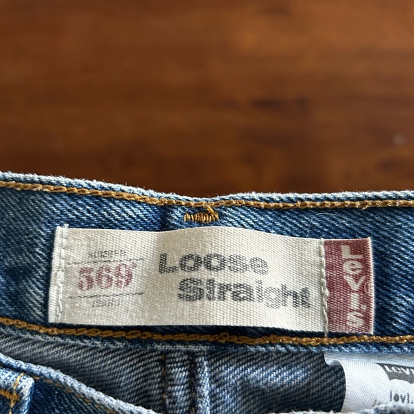 Levi’s Loose Straight 569’s - Picture 5 of 7
